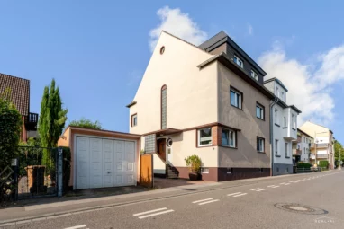 Solides Mehrfamilienhaus mit drei Wohneinheiten – Kapitalanlage mit Entwicklungspotenzial