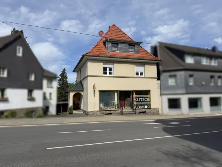 Attraktives Wohn- und Geschäftshaus im Herzen von Waldbröl!