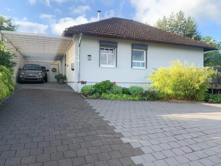 TRAUMLAGE – Top-sanierter Bungalow in absoluter Ortsrandlage zu verkaufen!