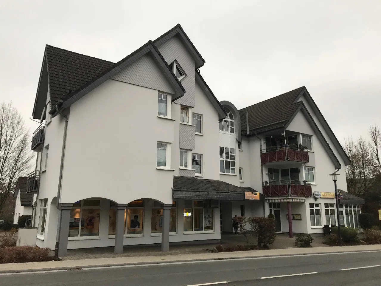 Straßenansicht Gewerbefläche