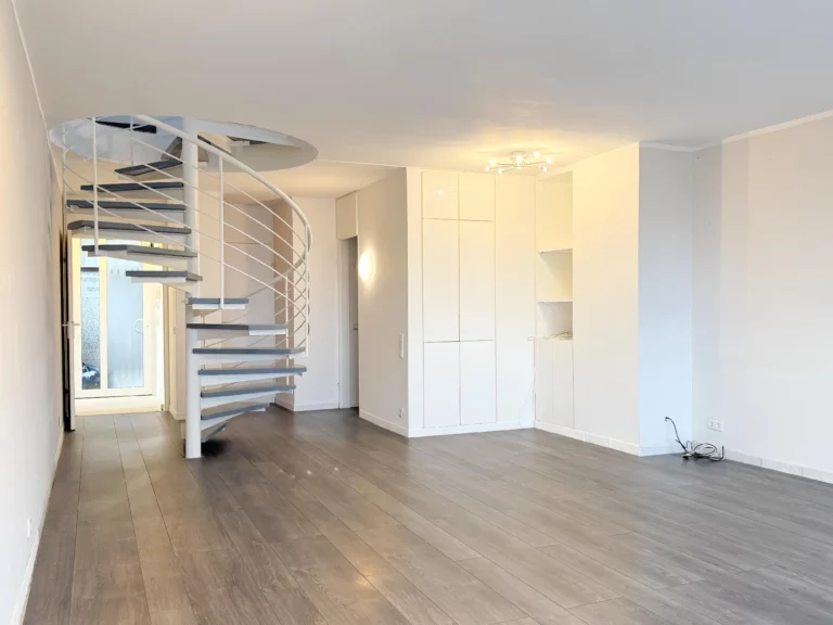 GUT GESCHNITTENE MAISONETTEWOHNUNG MIT DREI BALKONEN IN KR-FISCHELN ZU VERKAUFEN!