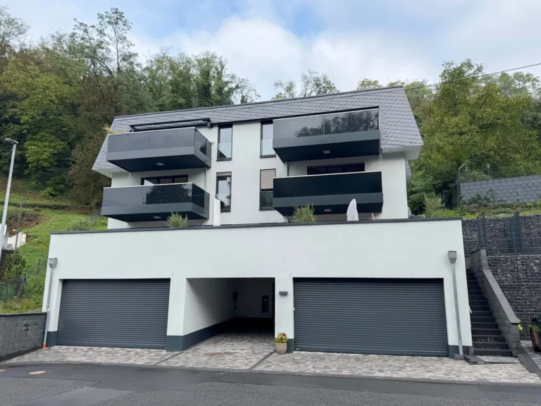 ERSTBEZUG Moderne Eigentumswohnung mit Aufzug, Balkon, Terrasse & TG-Stellplatz in attraktiver Lage!