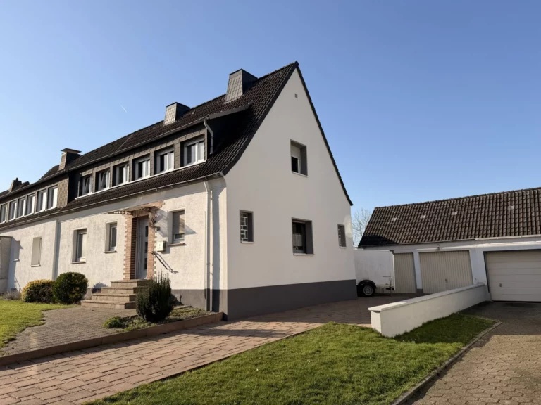Doppelhaushälfte mit Garten und Garage in Unna-Massen