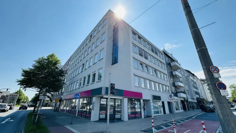 *PROVISIONSFREI* ca. 235 m² Büro-/Praxisfläche in Do-City zu vermieten!