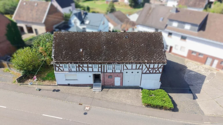 Umfassendes Sanierungsobjekt für Handwerker mit Fachwissen im schönen Westerwald!