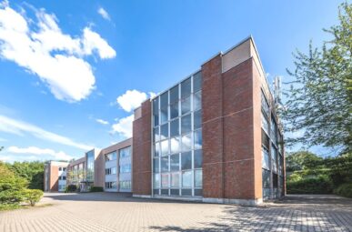 *Provisionsfrei* ca. 460 – 1.393 m² Büro-/Praxisfläche Nähe Indupark zu vermieten.