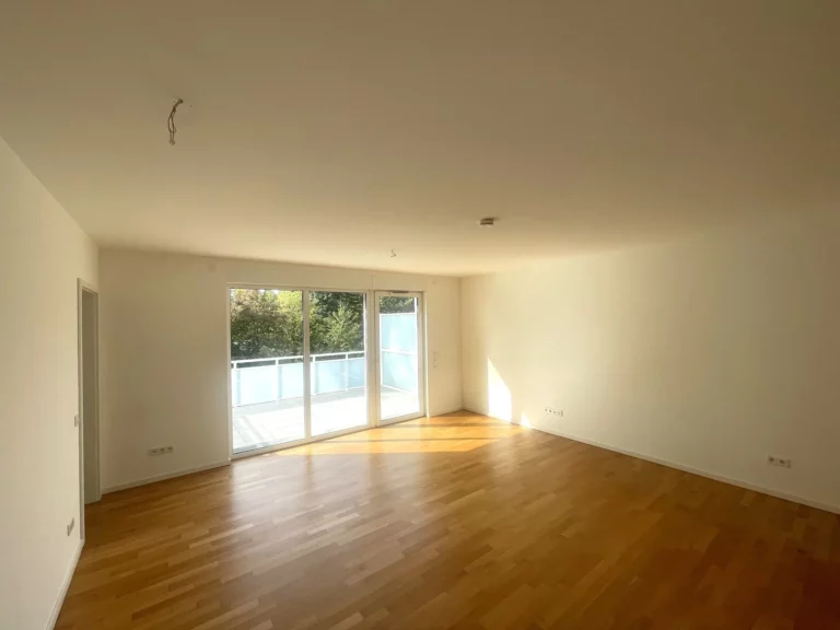 Moderne 2-Zimmer-Wohnung mit großzügiger Wohnküche, großem Balkon und TG-Stellplatz