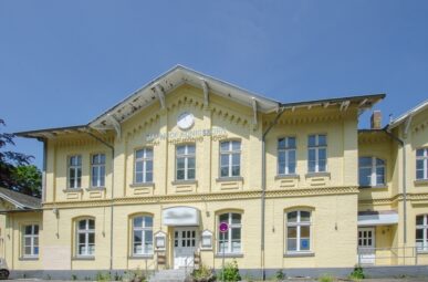 Renovierte Gastro-Fläche in repräsentativem sanierten Gebäude mit Biergarten
