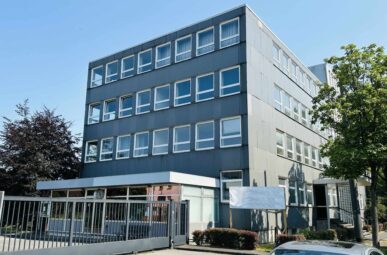 Ca. 1.129,00 m²  5.424,00 m² Produktions-/Lagerhalle zu vermieten!
