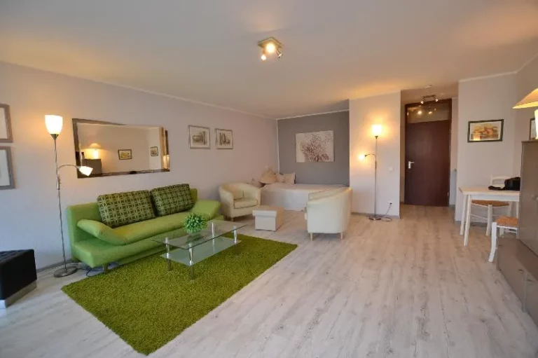 Nah bei Düsseldorf: Vollmöbliertes Apartment – Pool und Sauna im Haus – Erkrath-Unterfeldhaus