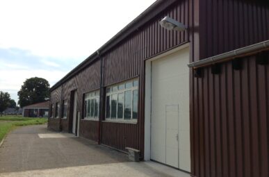 Produktions- bzw. Lagerhalle in verkehrsgünstiger Lage