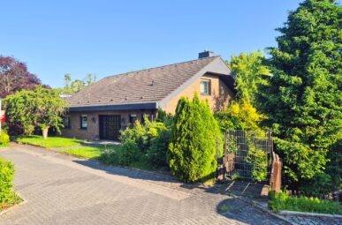Sehr gepflegtes Architektenhaus (ELW möglich) in bevorzugter Wohnlage von Sinzig!