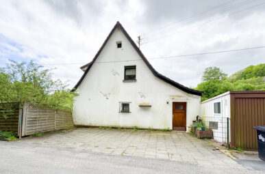 ***RESERVIERT*** 
Freistehendes Einfamilienhaus in idyllischer Alleinlage von Morsbach!