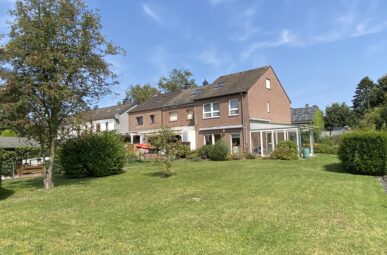GEPFLEGTES REIHENENDHAUS MIT GROSSEM GRUNDSTÜCK IN MG-HARDT!
