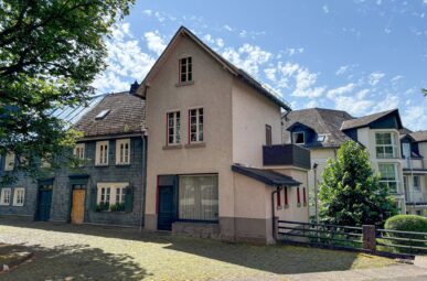 ***PREISREDUZIERUNG***Historisches Ein-/Zweifamilienhaus in Zentrumslage von Wissen!