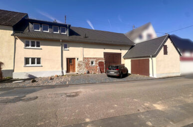 Historisches Fachwerk trifft moderne Technik – mit Ausbaureserve in der Scheune