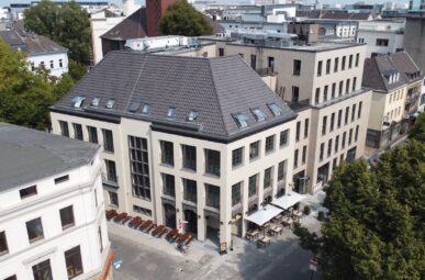 DACHTERRASSE + BÜRO IN NEUBAU-TRADITIONS-LIEGENSCHAFT