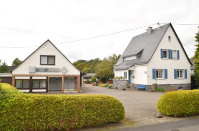 Attraktives Gesamtpaket: Einfamilienhaus und Wohn-/Geschäftshaus auf 1.226 m² Grundstück