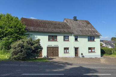 Einfamilienhaus mit zwei Einheiten – Ideal für Familien oder Wohnen & Arbeiten
