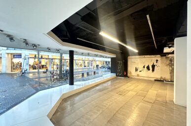 FUßGÄNGERZONE KREFELDS: MODERNE 96M² GROßE GESCHÄFTSFLÄCHE ZU MIETEN!