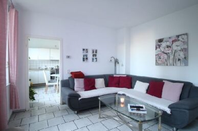 SCHÖNE 3-ZIMMER-ERDGESCHOSSWOHNUNG ZUR KAPITALANLAGE AM RANDE DES KREFELDER ZENTRUMS