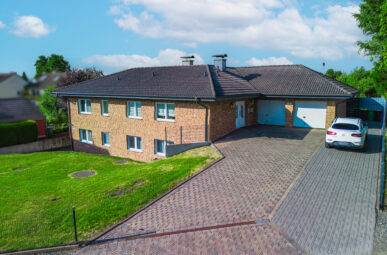 *Oberpleis* Bungalow mit Einliegerwohnung *provisionsfrei*