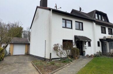 Vermietete Doppelhaushälfte mit großem Grundstück in ruhiger Lage von Mönchengladbach-Genhülsen