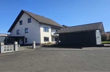 Sehr gepflegtes Einfamilienhaus mit ELW in ruhiger, familienfreundlicher Wohnlage!