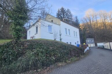 Charmantes Einfamilienhaus mit modernen Komfort und Garten – Erdwärme, Terrasse & viel Potenzial!