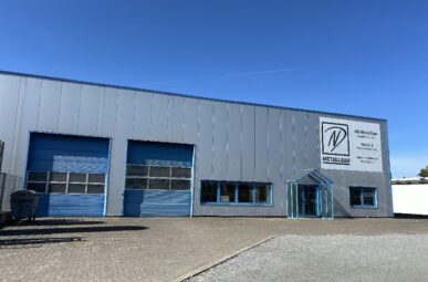 Kurzfristig beziehbare Gewerbehalle mit Büroteil für Ihr Business!