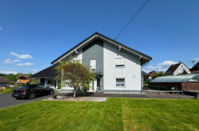 Modernes und gepflegtes Einfamilienhaus mit Garten, Pool und kleinem Friseursalon – nahe Hamm!
