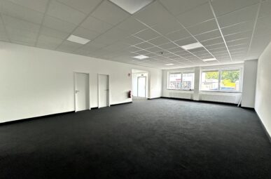 KERNSANIERTES BÜROHAUS MIT LICHTKUPPEL AB ca. 225 m², KONFERENZRAUM  und  STELLPLÄTZEN -FLEXIBEL TEILBAR