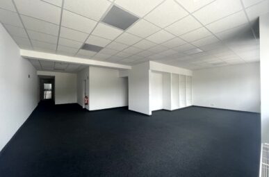 432 M² BÜROFLÄCHE. KLIMATISIERT MIT KONFERENZRAUM, GLASTÜREN UND FÜHRUNGSEBENE IN KREFELD