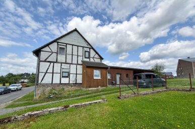 Sanierungsbedürftiges Fachwerkhaus mit Garten nahe Morsbach!