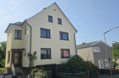 Gepflegtes Mehrfamilienhaus (3 WE) mit lichtdurchfluteten Wintergärten in hervorragender Stadtlage!