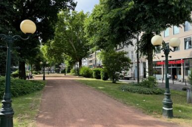 Mitten im Zentrum – Modernisiertes Wohn-/Geschäftshaus in Krefeld