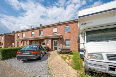Viel Raum für große und kleine Träume – Familienfreundliches Reihenendhaus mit 5 Zimmern und Garten
