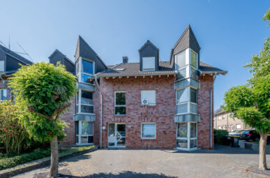 Helle Dachgeschosswohnung mit Wohlfühlfaktor – 3 Zimmer & Balkon in ruhiger Lage