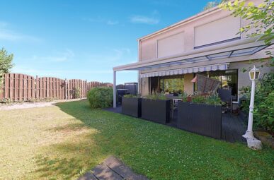 Familienglück auf 130 m²: 5 Zimmer, Tageslichtbad, G-WC, Kamin, großer Garten und Garage