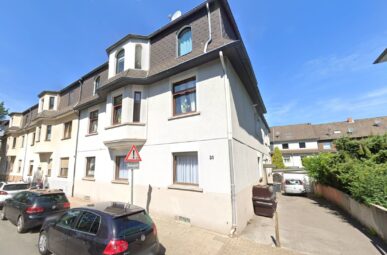 Mehrfamilienhaus mit großer Eigentümerwohnung und Garage!