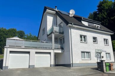 Großzügiges Einfamilienhaus mit Einliegerwohnung in Sackgassenlage – gute Verkehrsanbindung!