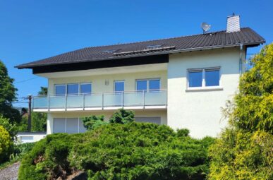 Top gepflegtes Dreifamilienhaus als Kapitalanlage oder zur (Teil-) Eigennutzung!