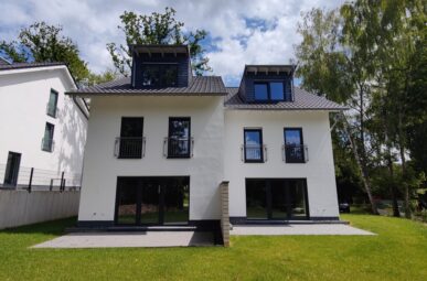 Energieeffizientes Neubau-Doppelhaus in idyllischer Lage!