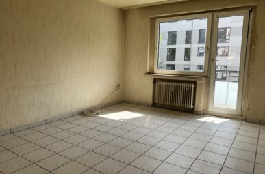Sofort bezugsfrei! 2 Zimmer-Wohnung mit Balkon in Köln-Mülheim
