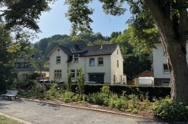 Charmantes Einfamilienhaus in idyllischer Wohnlage mit Aggerzugang – vermietet!