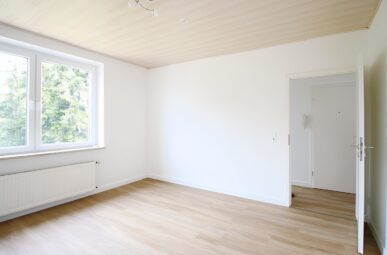 SCHÖNE 3-ZIMMERWOHNUNG IN RUHIGER WOHNLAGE ZU MIETEN