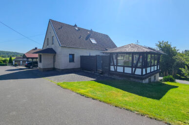 Einfamilienhaus/Mehrgenerationenhaus in gepflegtem Zustand – ruhig gelegen am Ortsrand von Windeck!