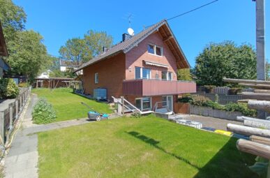 Haus für die Großfamilie – freist.  Ein-/bis Zweifamilienhaus, Kamin, Carport, Fußbodenheizung