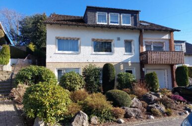 Schönes 2-Familienhaus auf sonnigem Kaufgrundstück in Hohenlimburg (Elsey-Reh) mit Doppelgarage!