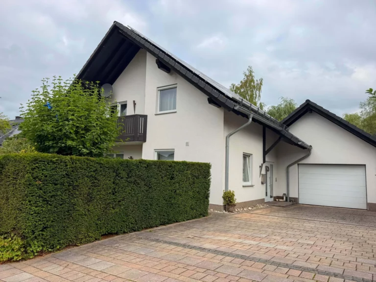 *RESERVIERT* Familienfreundliches Einfamilienhaus mit PV-Anlage und moderner Ausstattung